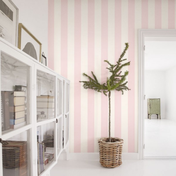 Papel de parede riscas rosa e branco roto decoração elegante