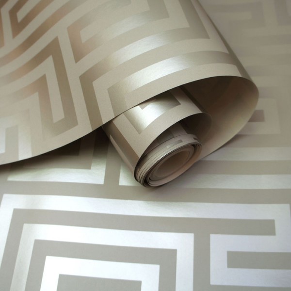 papel pintado moderno, lineas geométricas plateadas fondo color beige , dibujo de laberinto, decoración elegante