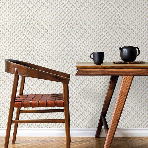 Papel pintado con hojas pequeñas color verde y rosa con fondo blanco roto Papel pintado con hojas pequeñas color verde y rosa con fondo blanco roto