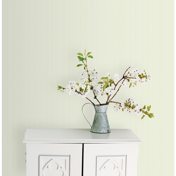 papel pintado con rayas finas de color verde con fondo blanco
