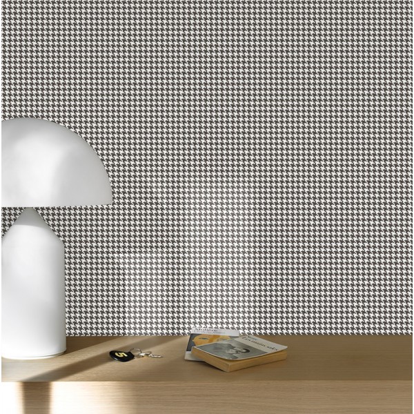 papel pintado con estampado de pata de gallo de color negro y blanco.