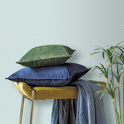 papel pintado con escamas de color verde aqua.