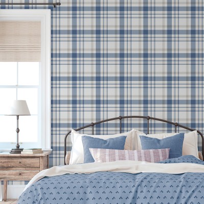 paper pintat amb quadres escocesos de color blau marí, beix i blanc grisenc paper pintat amb quadres escocesos de color blau marí, beix i blanc grisenc
