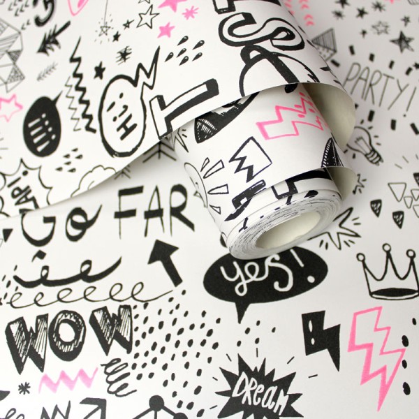 papel pintado moderno juvenil con onomatopeyas de color negro y rosa