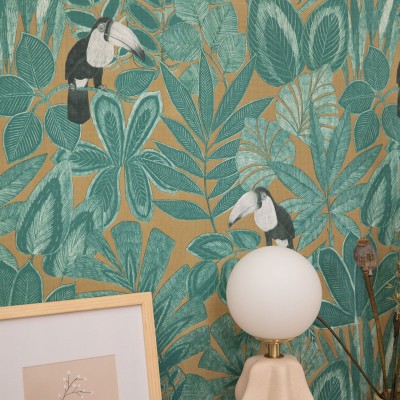 paper pintat fulles tropicals amb tucans color verd i ocre