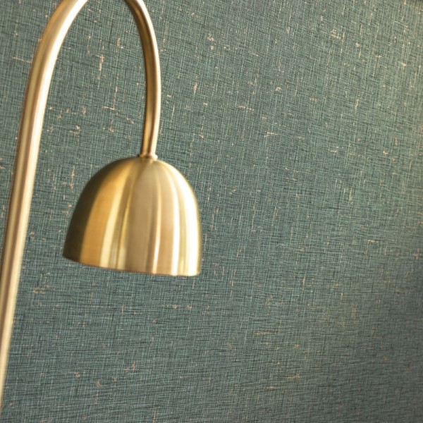 papel pintado efecto textil color verde y dorado