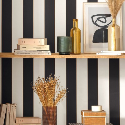 papel de parede riscas cor preto e dourado