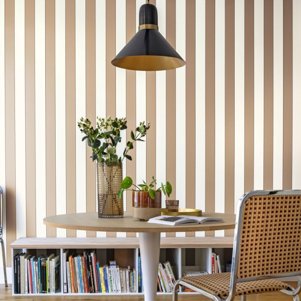 Papel de parede risas cor marrom e preto