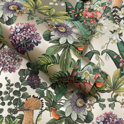 papel pintado pájaros con flores fondo dorado