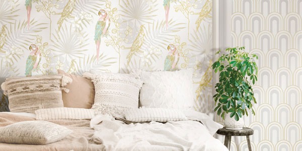 Dormitorio: Renueva su estilo poniendo papel pintado en el cabecero